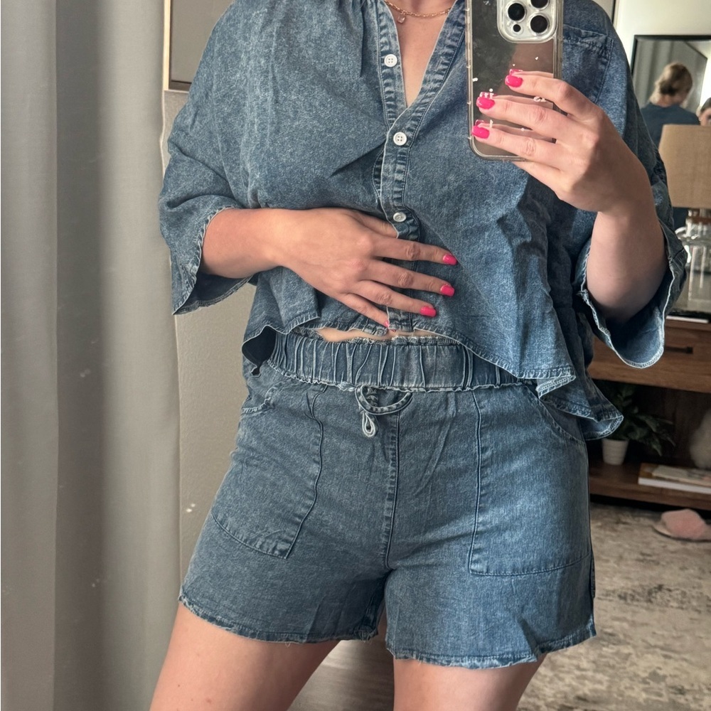 Medium denim wash casual comfy two piece matching set - Picture 2 of 8